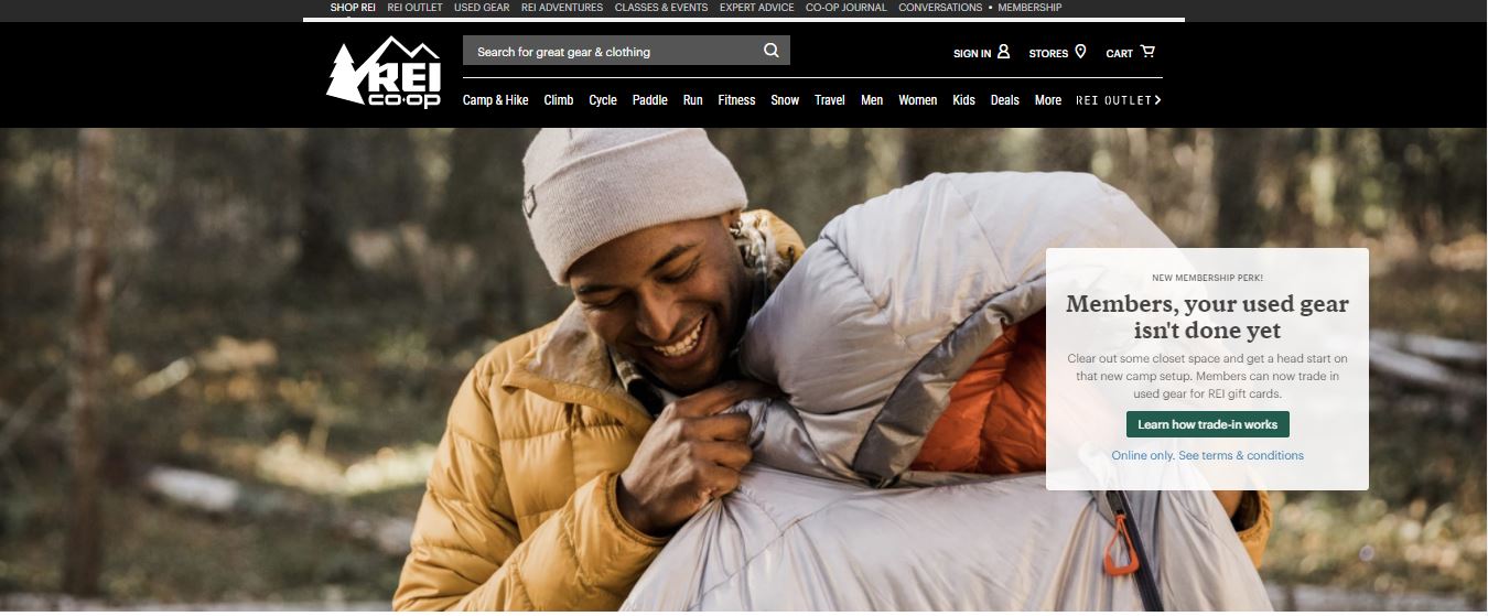 rei's homepage is a good example of static content on your homepage